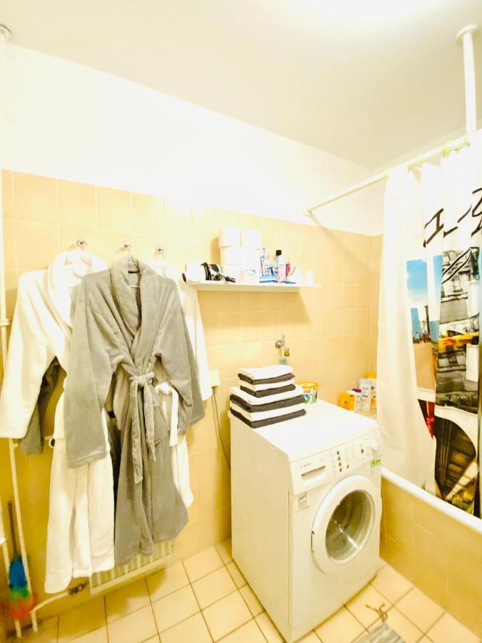 Welcome To Messe!-Two-Bedroom Apartment&Balcony Hanovra Exterior foto